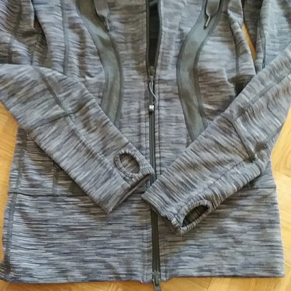 Lululemon Define track run Zip up hooded jacket sz 2 - Picture 12 of 16